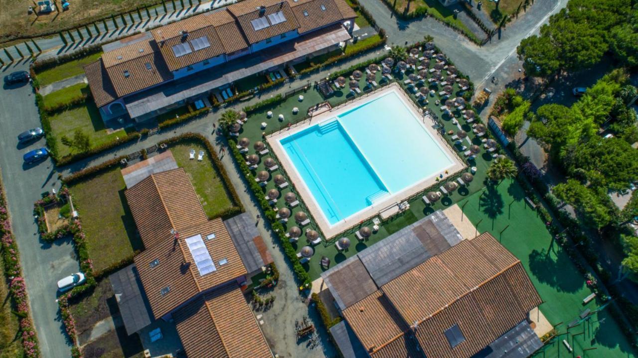 Апарт отель Fattoria Palazzeta - Pet & Family Friendly Чечина Экстерьер фото