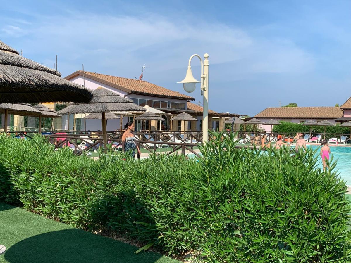 Апарт отель Fattoria Palazzeta - Pet & Family Friendly Чечина Экстерьер фото